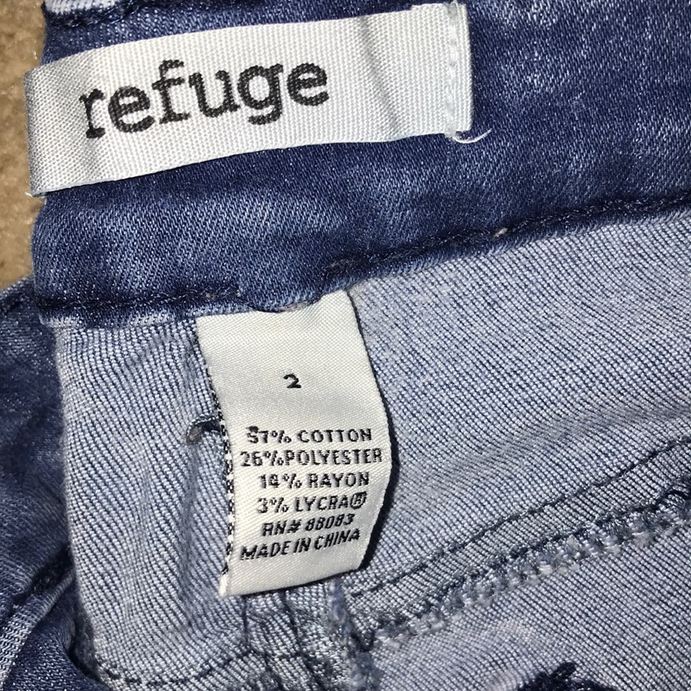 Ripped Jeans - Picture 3 of 4